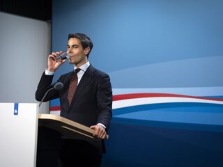 Emeritus hoogleraar: 'Einde kabinet-Jetten zit er dik in'