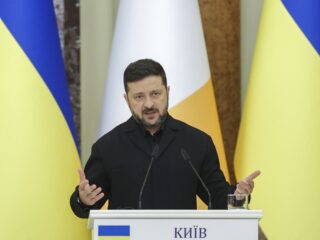 Draagvlak voor Zelensky blijft groot, zegt Nederlandse boer in Oekraïne: 'Russische propaganda in het Westen werkt enorm goed'