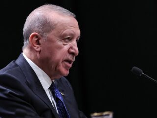 Oppositie in Turkije blijft hopen op leven zonder Erdoğan: 'Maar ze moeten campagne voeren in een land waar dat heel lastig is'