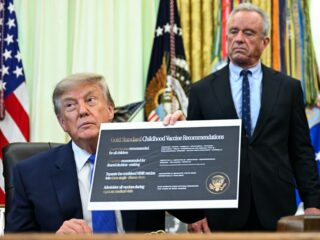 Trump tekende decreet om 'autisme-epidemie' terug te dringen: 'Daar gaan we weer'