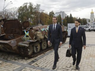 Minister Sjoerdsma over bezoek in Kyiv: 'Je proeft dat het zwaar is aan de vooravond van de winter'