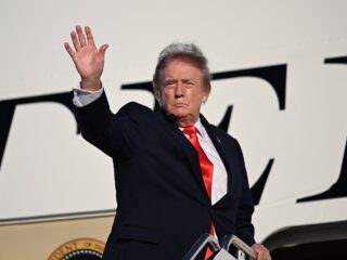 Politieke afrekening dreigt voor Trump bij midterms: 'Maar ook Democraten voor een groot dilemma'