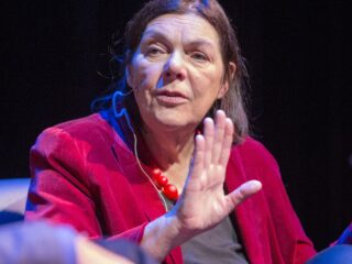 'Sleep geen racisme of homorechten bij feminisme, hou het voor vrouwen'