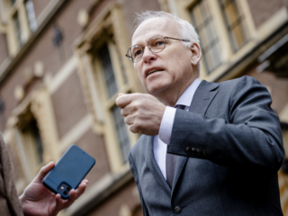 Adema tegen boeren: 'Brandstichten is geen reden om naar jullie te luisteren'