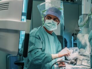 Artsen Erasmus MC verwijderen longtumor met AR: 'We stonden allemaal te juichen'