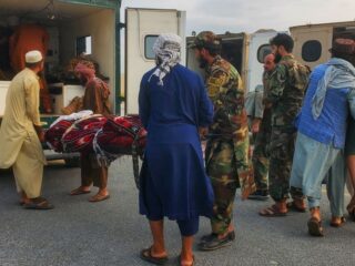 Reddingswerk bij aardbeving in Afghanistan moeilijk door bergachtig gebied