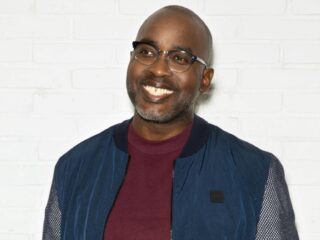 Andrew Makkinga trapt het nieuwe jaar af met bijzondere gast in Kunststof