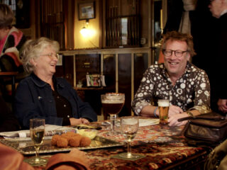 Zorgen in Café Baarends in Goes: 'Kernenergie is helemaal niet schoon'