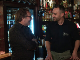 Stem uitbrengen in de kroeg? Dat kan in het Zwolse Café Het Vliegende Paard