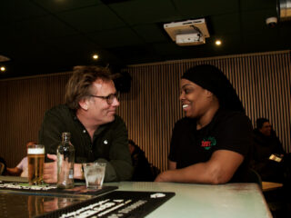 Politici zie je alleen in verkiezingstijd: 'Daarna zie je ze niet meer op straat'