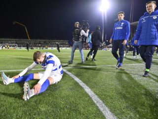 Bekersprookje van Spakenburg uitgeblazen door PSV; Eindhovenaren naar finale
