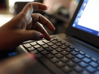 Criminelen zijn er dol op, maar is surfen op het dark web strafbaar?