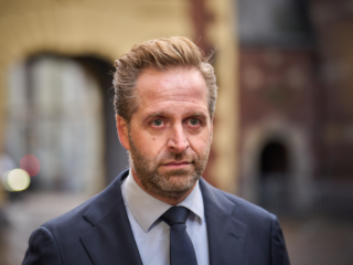 Aedes-voorzitter Van Rijn roept Tweede Kamer op: laat demissionair minister De Jonge verder gaan