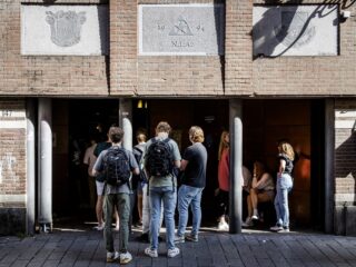 Stand.nl: 'Het studentencorps moet worden opgeheven'