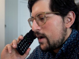 'Domme' telefoon (waarop je bijna niets kan) wordt steeds populairder