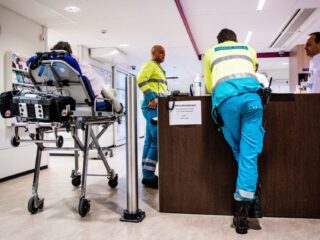 Steeds meer kinderen verliezen vingers door vuurwerk: 'Een cobra is als spelen met een handgranaat'