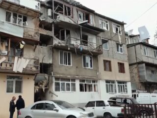 Nagorno-Karabach wuift met witte vlag