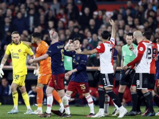 Wie zijn nou die mensen die in stadions door het lint gaan? Voetbaladvocaat legt uit
