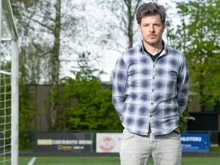 Filemon Wesselink volgde een voetbalteam van gedetineerden