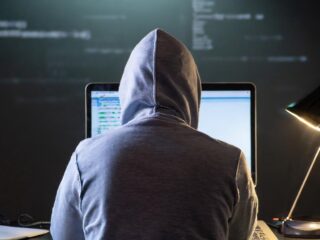 Politie slaat alarm: steeds meer kinderporno gemaakt met hulp van AI