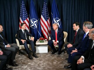 Podcast De Dag: hoe Trumps jacht op 'stuk ijs' voor nu ontdooit