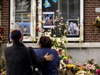 Nabestaanden Marlous en Romy willen dat Erasmusschutter Fouad L. aanwezig is in rechtszaal bij slachtofferverklaring