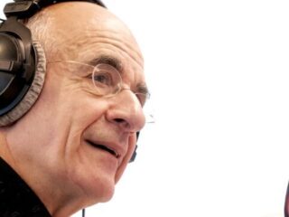 Frits Spits even terug achter de Oog-microfoon: 'Afblijven van Het Oog!'