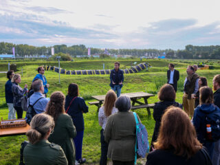 TU Delft strijdt tegen hoogwater met flitsende oplossingen: 'Zandzak is effectief, maar er zijn alternatieven'