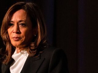 Kamala Harris uit harde kritiek op Joe Biden in haar nieuwe memoires
