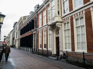 Studenten beginnen campagne 'Denk voor je doorstuurt' twee jaar na doorsturen bangalijsten