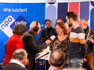 Dit zijn de winnaars van het Groot Dictee der Nederlandse Taal 2024!