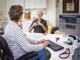 Stand.nl: 'Vrouwen moeten veel serieuzer worden genomen in de geneeskunde'