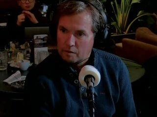 Oud-voetbaltrainer Alex Pastoor: 'Bij mij moet het met ziel en zaligheid, anders niet'