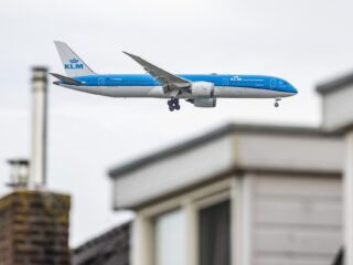 Aangifte tegen Schiphol: 'Horrornachten en marteling, hiertegen moeten we beschermd worden'