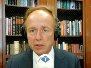 Kees van der Staaij: 'Zélfs voor de kaaskorst heeft Nederland een regelboek'