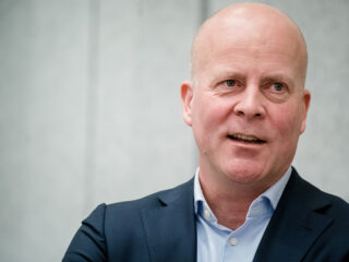 Beëdiging voormalig staatssecretaris Knops liep bijna in de soep: 'De koning moest me nog ontslaan'