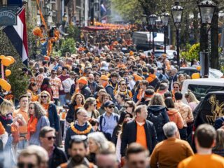 Hoe burgemeester Halsema in Amsterdam 'het alles-kan-en-alles-mag-gevoel' wil doorbreken