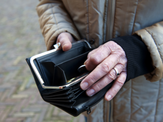 Vrouw (74) uit Leidschendam voor 328.000 euro opgelicht