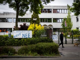 Zijn vrouwen Loosdrecht terecht bang voor asielzoekers? 'Het gaat om 70 mannen met trauma'