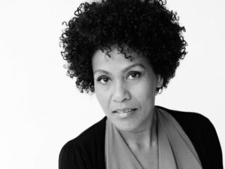 Dit theaterstuk blijft het gesprek voeren over een gedeeld koloniaal verleden