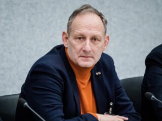 Moet NAVO zich zorgen maken over terugkeer Trump? 'Vertrek niet voorstelbaar', zegt generaal Mart de Kruif