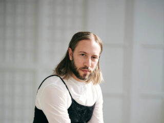 Moeder van schrijver Maurits de Bruijn overleefde Holocaust: 'Haar angsten nestelden zich ook in mij'