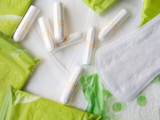 Op werkvloer 'scoor je geen punten met je menstruatie', maar is niet alleen een 'vrouwending'