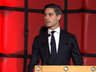 Podcast De Dag: hoe Nederland (steeds vaker) excuses aanbiedt