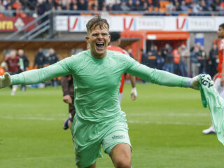 Koeman Jr. grijpt heldenrol bij Telstar: 'Hij moet mee naar het WK'