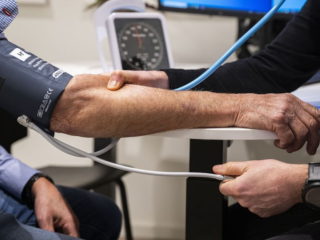 Recordverhoging zorgpremie DSW van 11,50 euro per maand