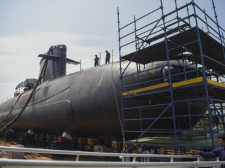 Oud-ambassadeur Ed Kronenburg: 'Hebben kennis voor bouw onderzeeërs niet in huis'