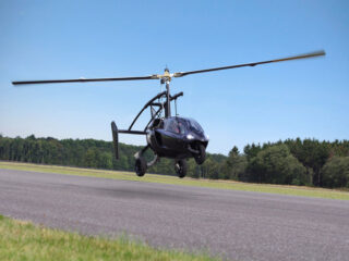 Naast elke oprit een landingsbaan? De vliegende auto komt eraan