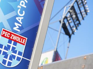 Hugo Borst en PEC-aanvoerder Bram van Polen over voetbalgeweld: 'Voetballers moeten dichter op die supporters staan'