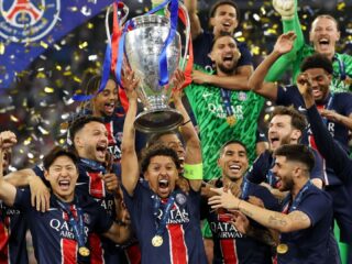 'Désiré Doué is de eerste speler ooit die bij drie goals in Champions League-finale betrokken is'